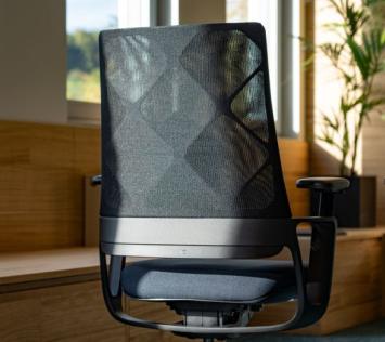 Chaise de bureau qui descend toute seule : quelles solutions ? 