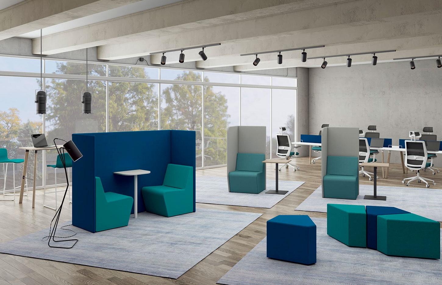 Cabine de réunion acoustique Cosmo installée dans un open space avec postes de travail