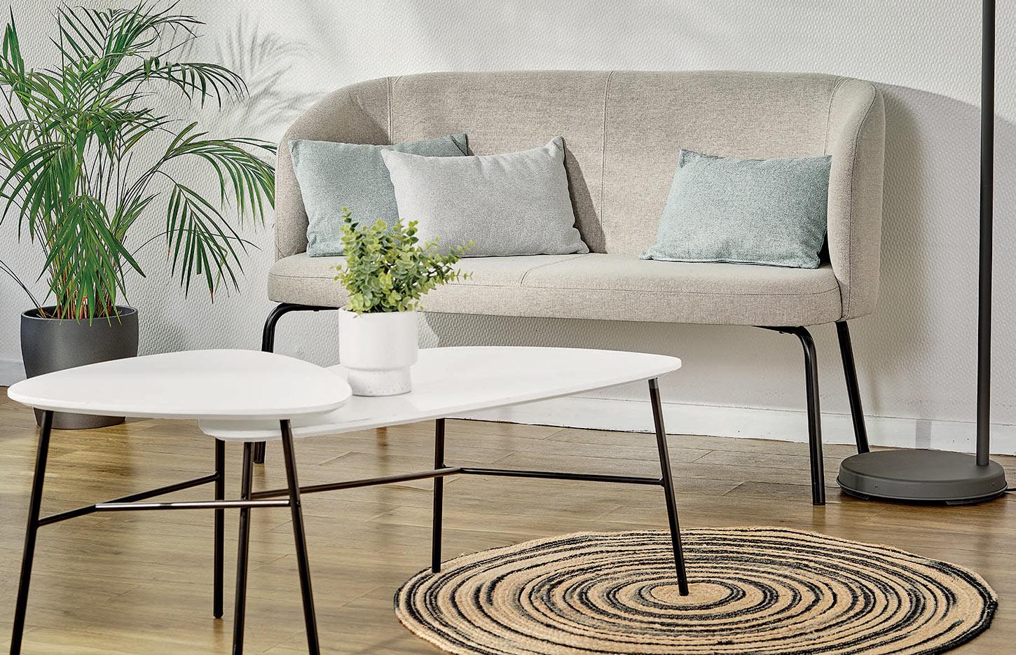 Fauteuil accueil élégant et simple pour espace détente