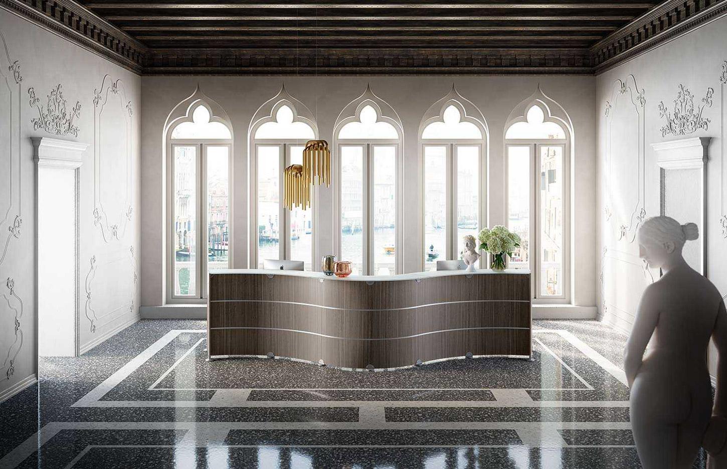 Banque d\'accueil PMR avec façade en bois moderne, gamme Accueil Glass - France Bureau