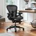 Siège de bureau ergonomique Herman Miller finition graphite carbon ou métal, gamme Aeron - France Bureau