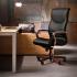 Fauteuil de direction prestige avec accoudoirs et base en bois laqué noyer clair - Gamme Albaron bois - France Bureau