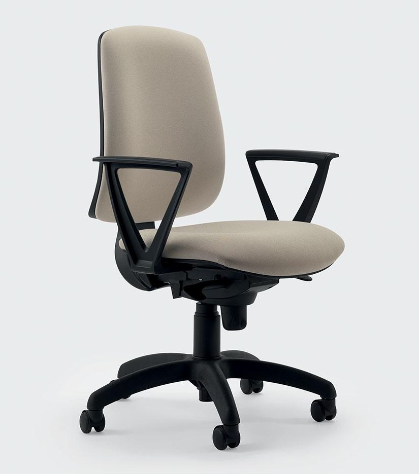 Siège opératif avec assise et dossier rembourrés et mécanisme synchrone - Gamme Bazlata	