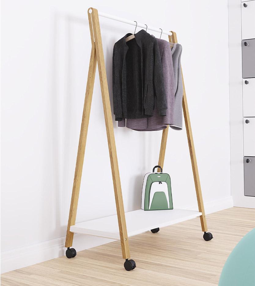 Portant à vêtement avec structure en hêtre, barre en acier banc et étagère en MDF banc - Gamme Bégo - France bureau	