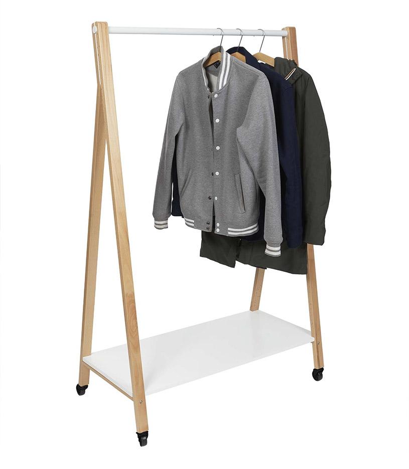 Portant à vêtement avec structure en hêtre, barre en acier banc et étagère en MDF banc - Gamme Bégo - France bureau	