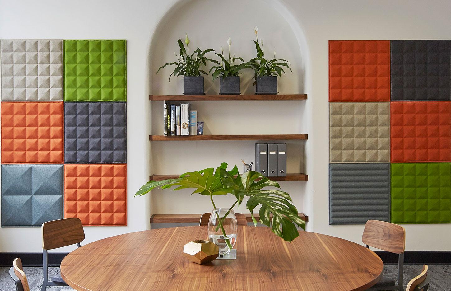 Panneaux murales acoustiques fixation adhésives, gamme Echoes Tile - France Bureau