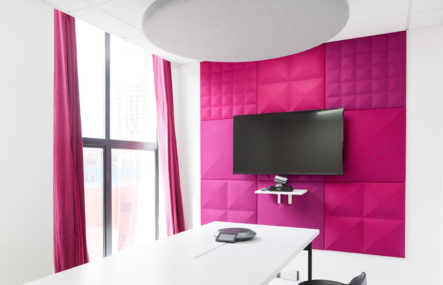 Panneaux murales acoustiques fixation adhésives, gamme Echoes Tile - France Bureau