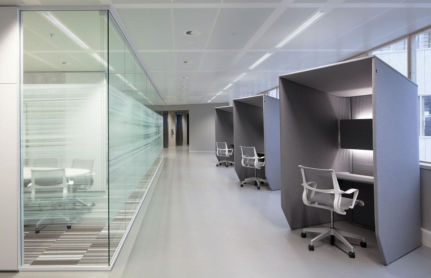 Espace privatif 1 ou 2 places absorption phonique, tablette intérieure, gamme Echoes Loge - France Bureau