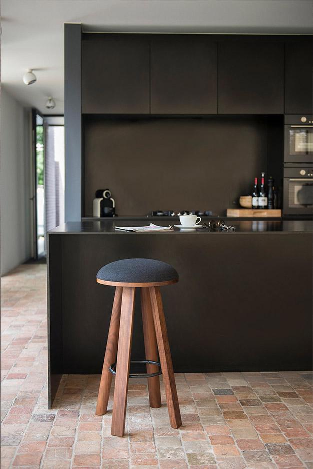 Assise salle d\'attente, tabourets bois rembourrée de tissu ou laine, gamme Echoes Milk - France Bureau