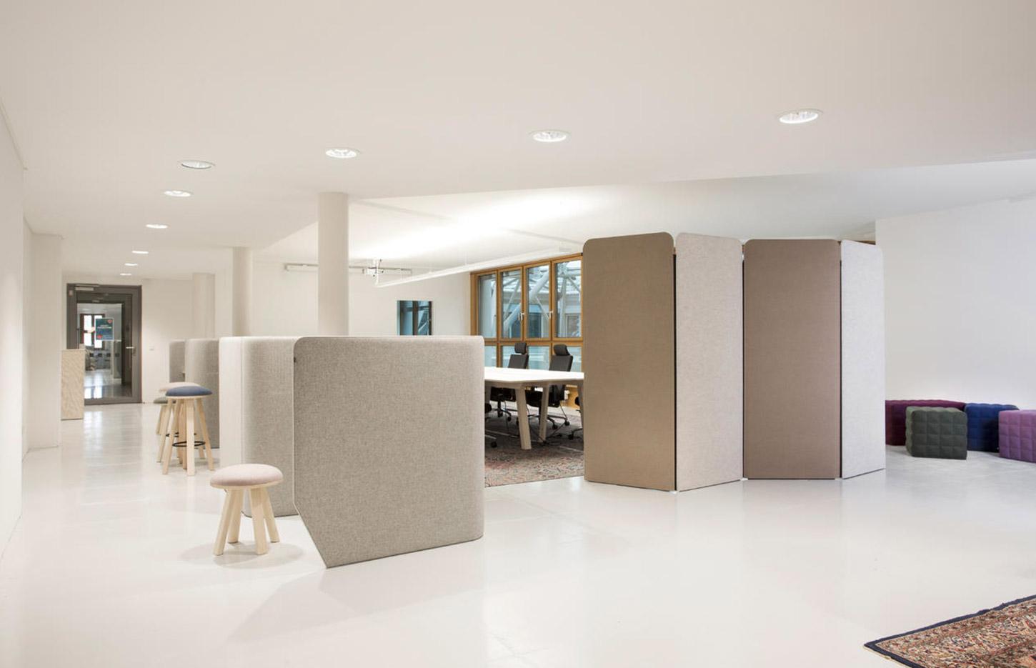 Cloison acoustique avec revêtement à absorption phonique, nombreuse dimension disponible, gamme Echoes Part - France Bureau