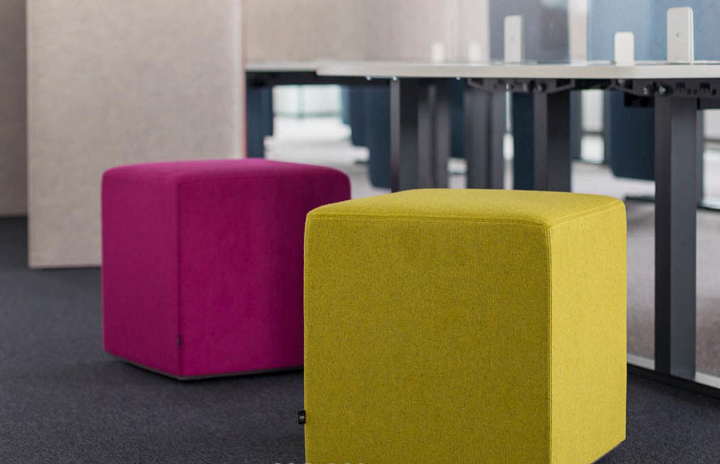 Pouf d\'accueil ronds carrés ou rectangulaire revêtement phonique, gamme Echoes Pouf - France Bureau