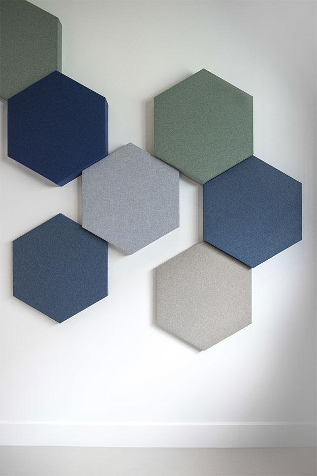 Dalle acoustique murale, panneau forme hexagonale multicolores, gamme Echoes Wall - France Bureau