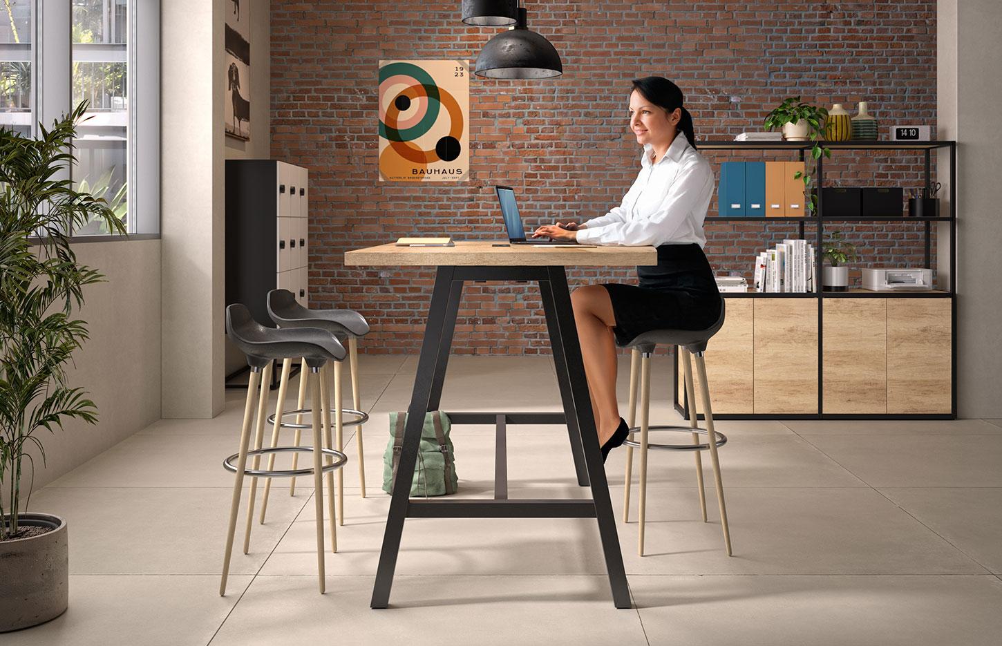 Table haute avec piétement métal ou bois, Fabrication Française, gamme Erebus Haute - France Bureau