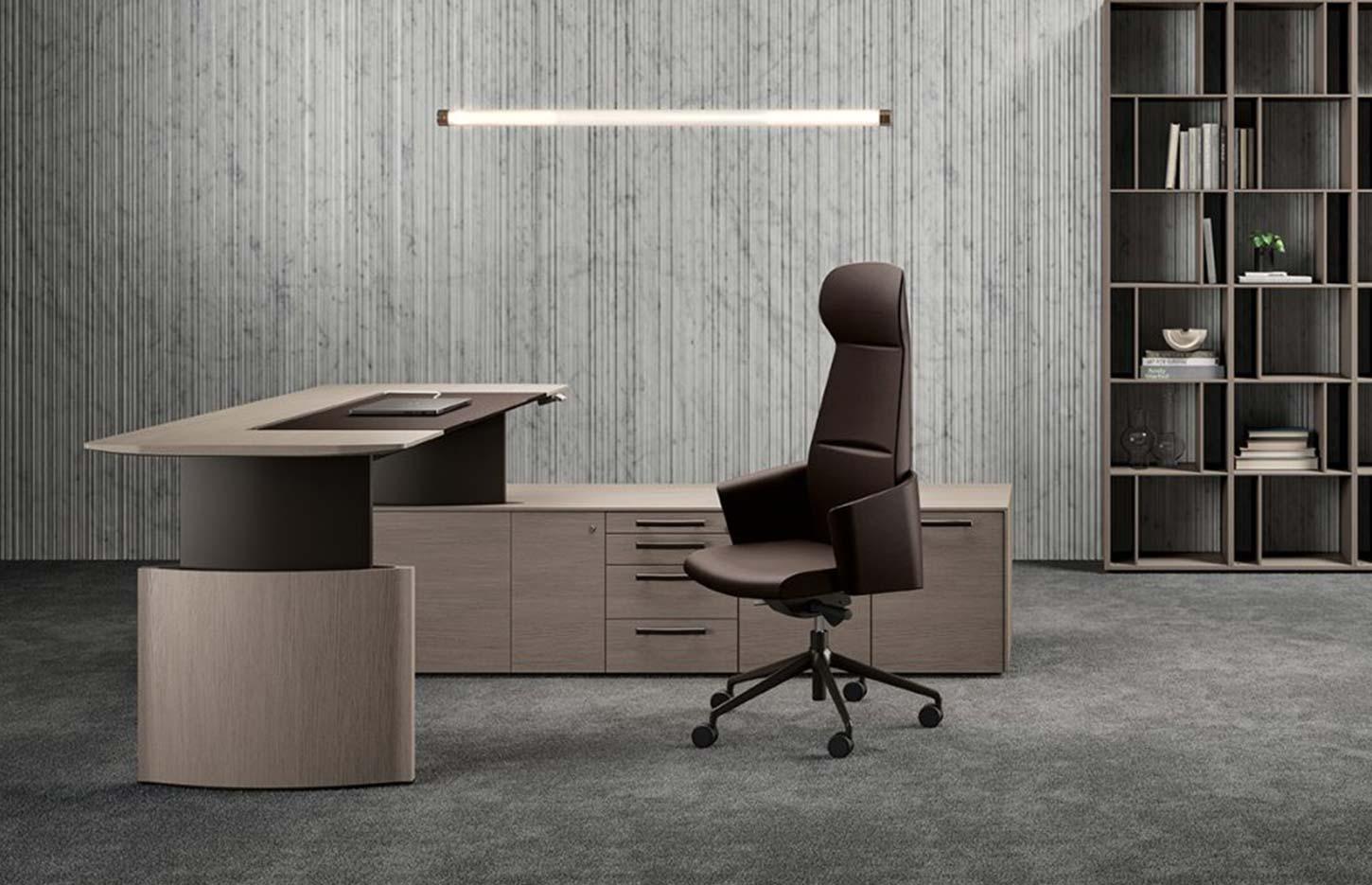 Bureau de direction réglable en hauteur en placage bois, gamme Gorzano - France Bureau