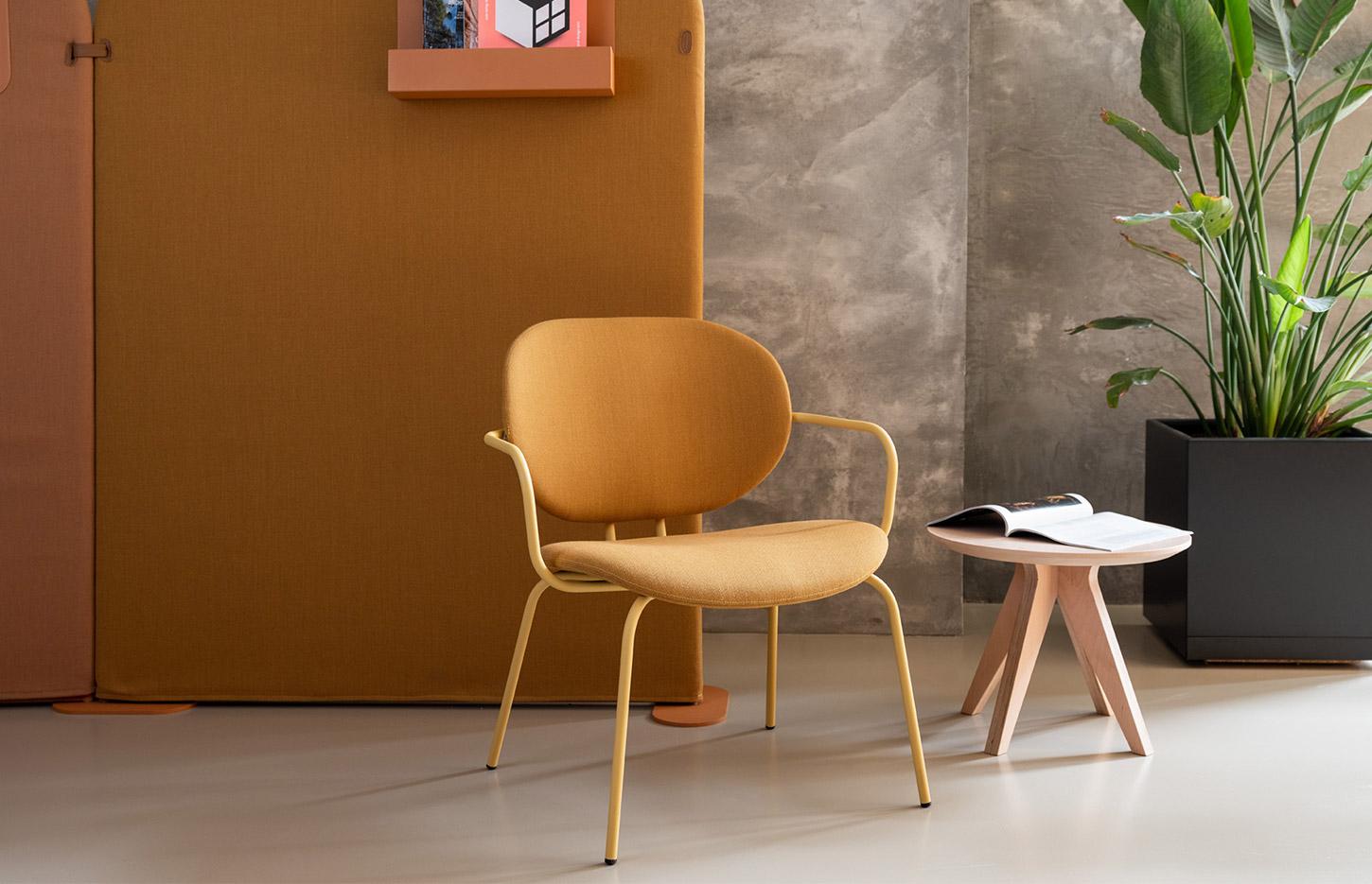Chaises lounges en tissu structure métal avec ou sans accoudoirs, gamme Hari XL - France Bureau