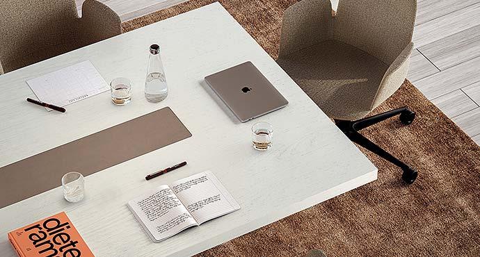 Description Helorus réunion Table de conférence