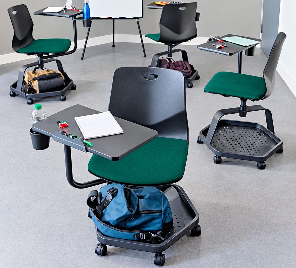 siège de formation avec coque en polypropylène noir et placet d\'assise bleu paon - Gamme Jassine - France Bureau