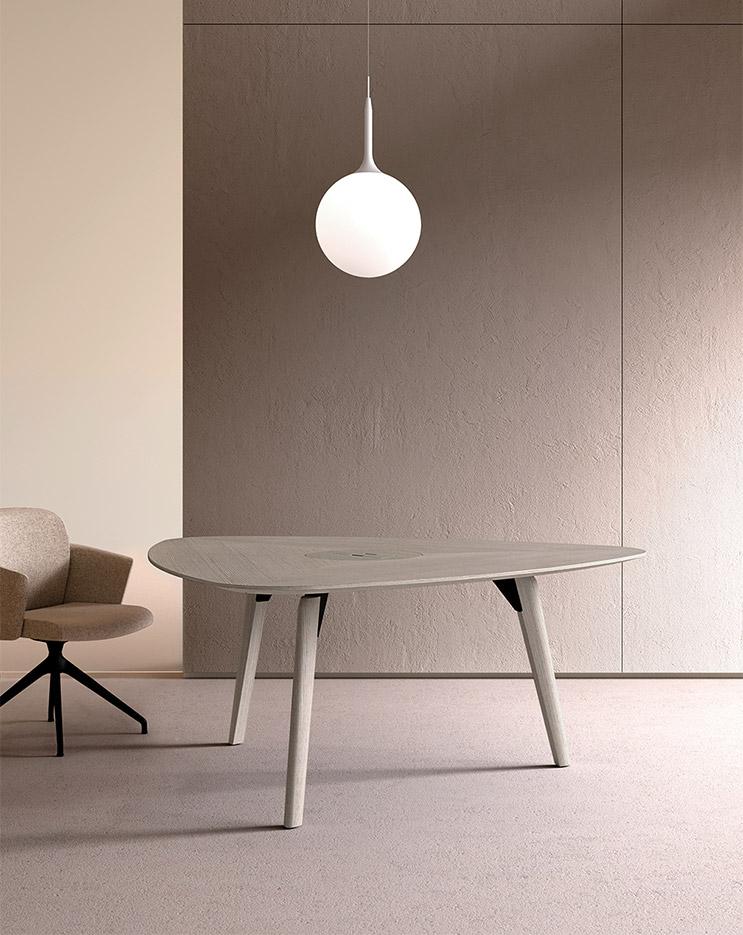 Table de réunion ronde ou triangulaire en bois, cuir ou verre, gamme Longo round - France Bureau