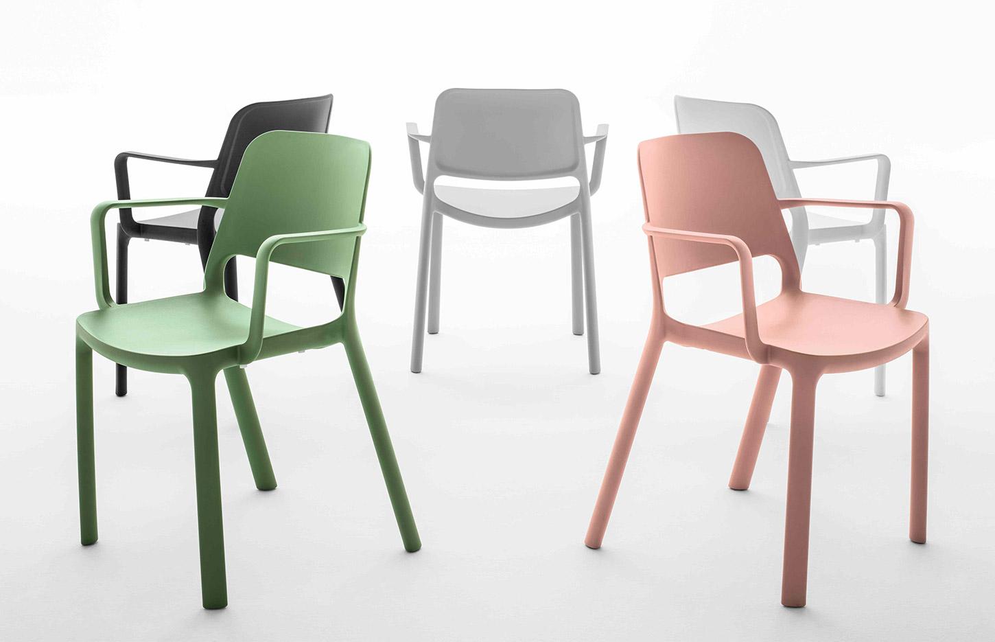 Chaise en polypropylène avec accoudoirs et coussin en option, gamme Lugano, France Bureau