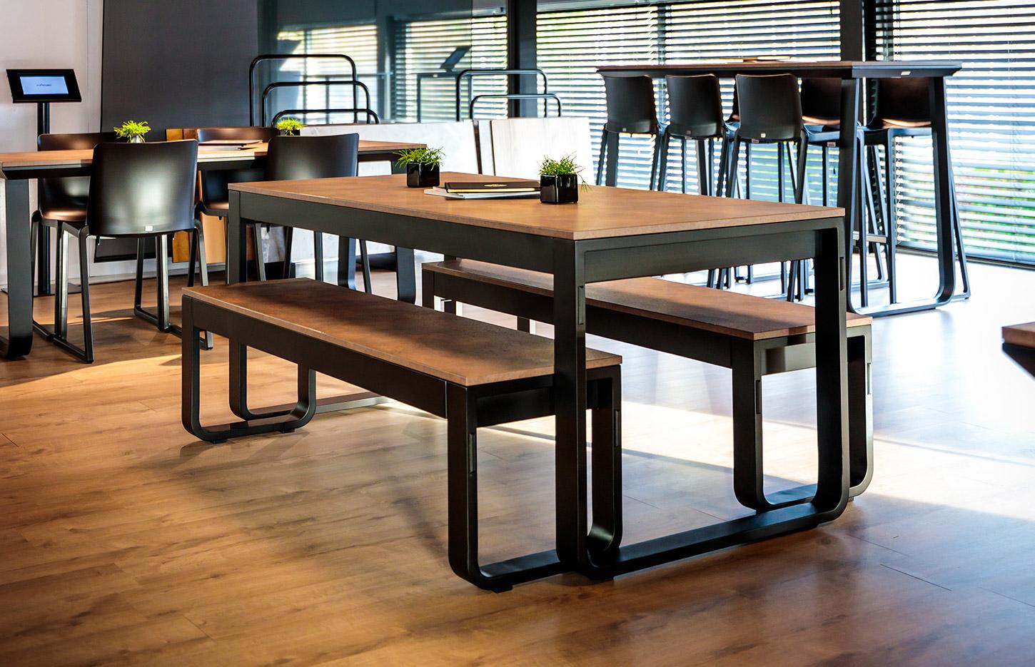 Table de cafétéria piétement arche ou trapèze, table et banc pliable, gamme Lunda - France Bureau