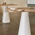 Table rectangulaire haute, structure double pied conique en métal et plateau sobre, usage collaboratif, gamme Medina Haute - France Bureau