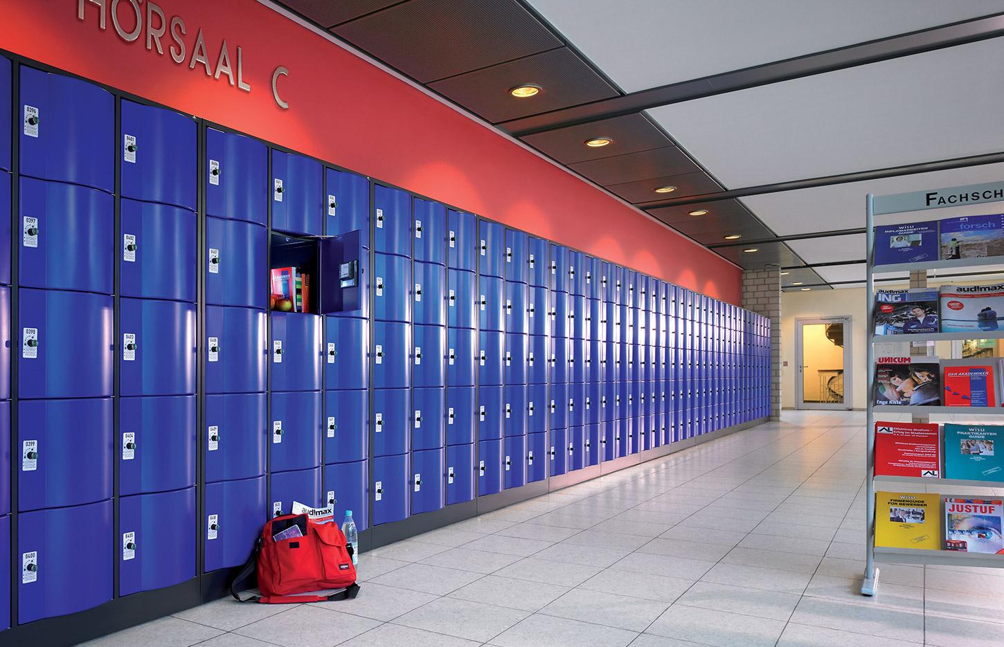 Vestiaire à casiers avec portes bombées anti vandalisme, ensemble monobloc, gamme Moroni - France Bureau