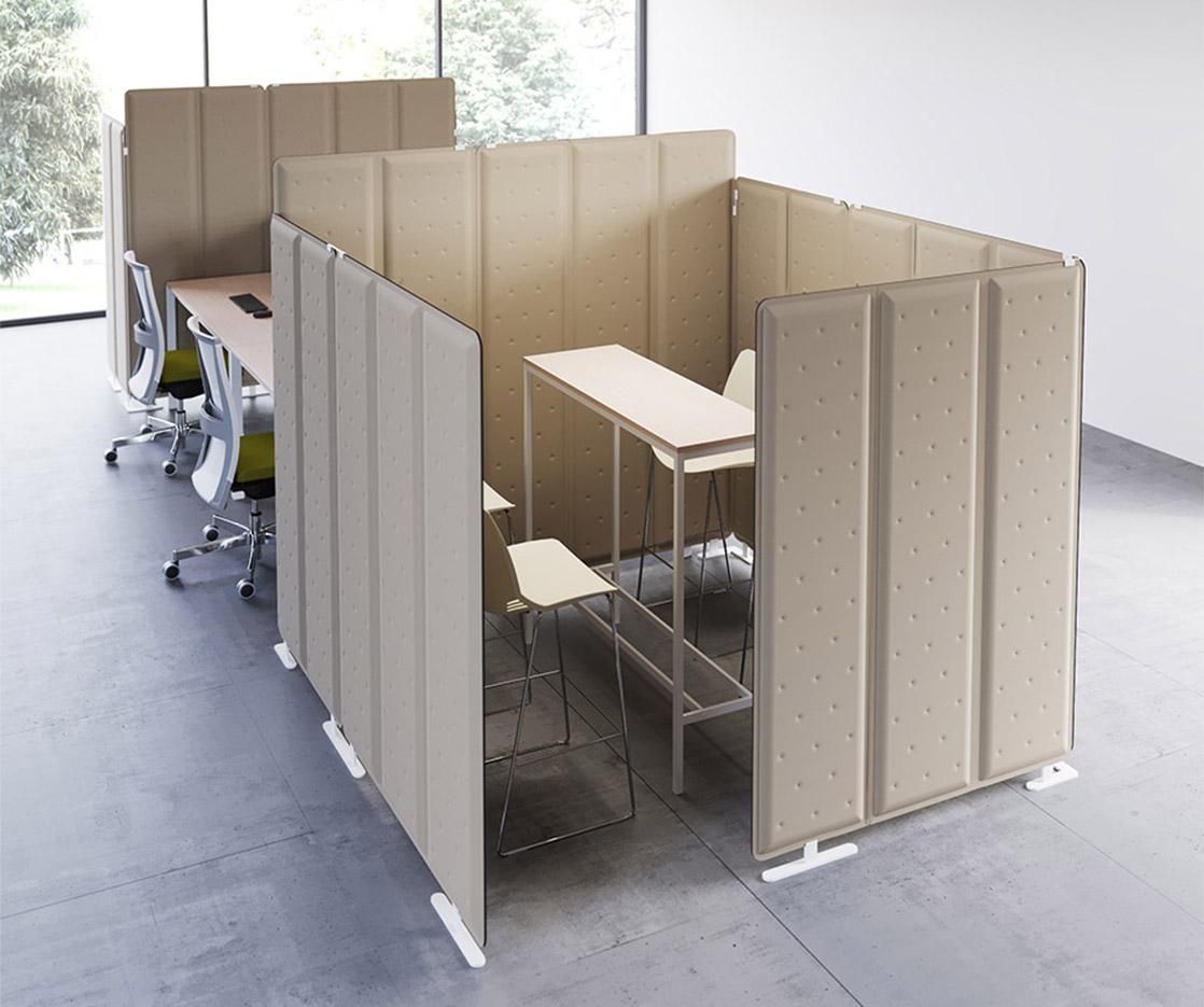 Cloison amovible bureau avec canapé table trapèze et table basse, gamme Pico Play - France Bureau