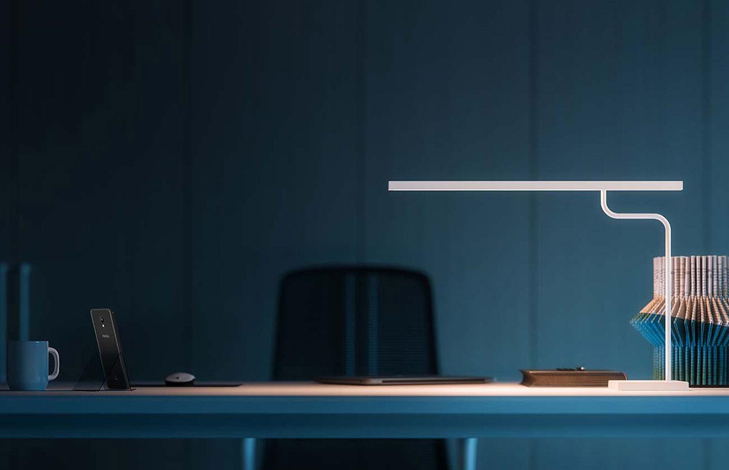 Lampe de bureau éclairage LED réglable avec variateur d\'intensité, gamme Profil office line - France Bureau
