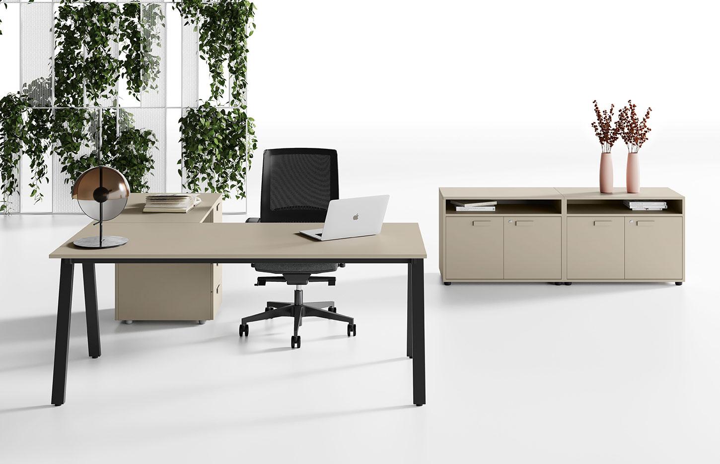 Bureau individuel avec appui sur meuble, gamme Santis - France Bureau