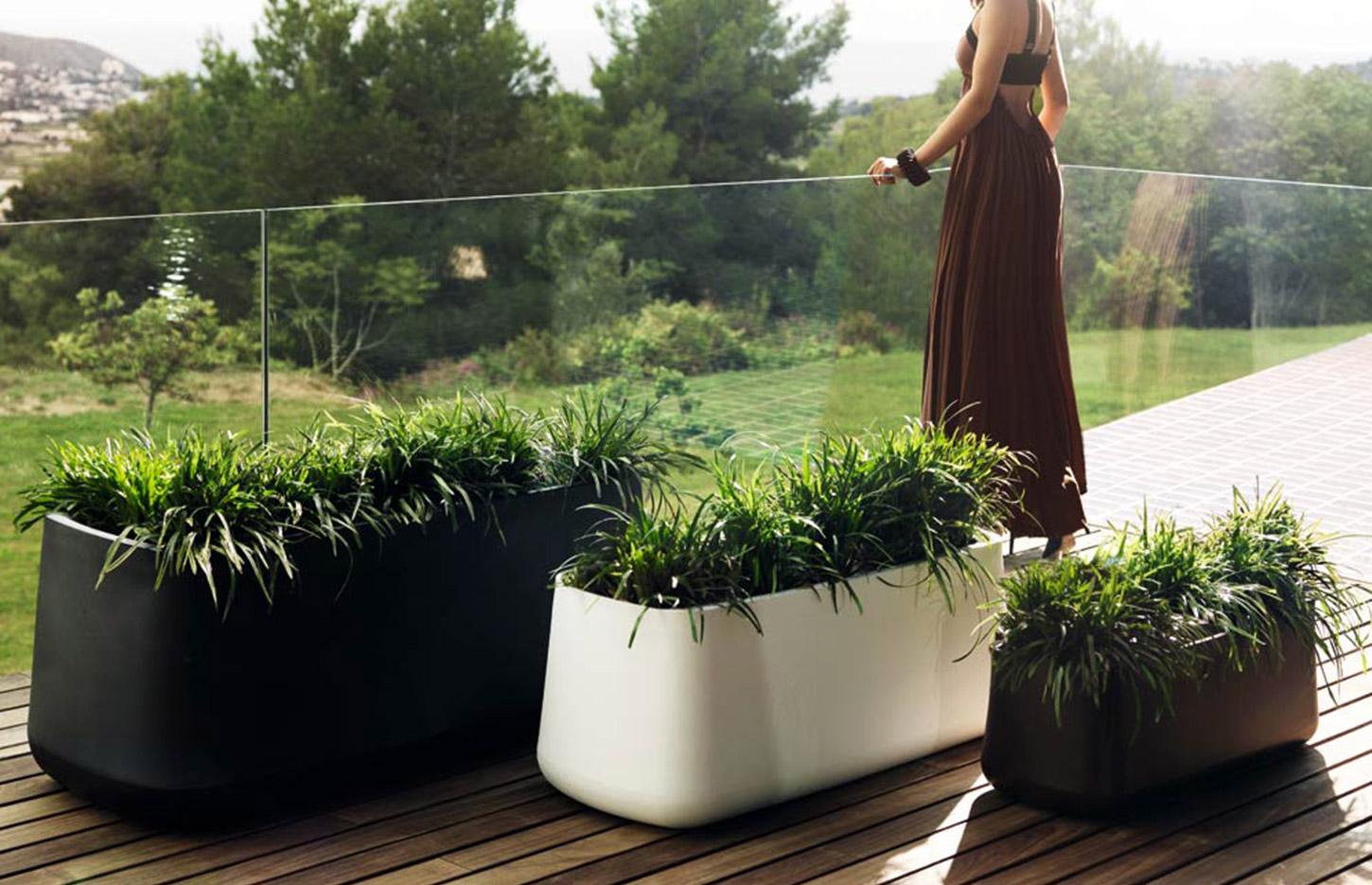 Pot de fleurs en résine de polyéthylène pour l\'extérieur, gamme Timavo - France Bureau