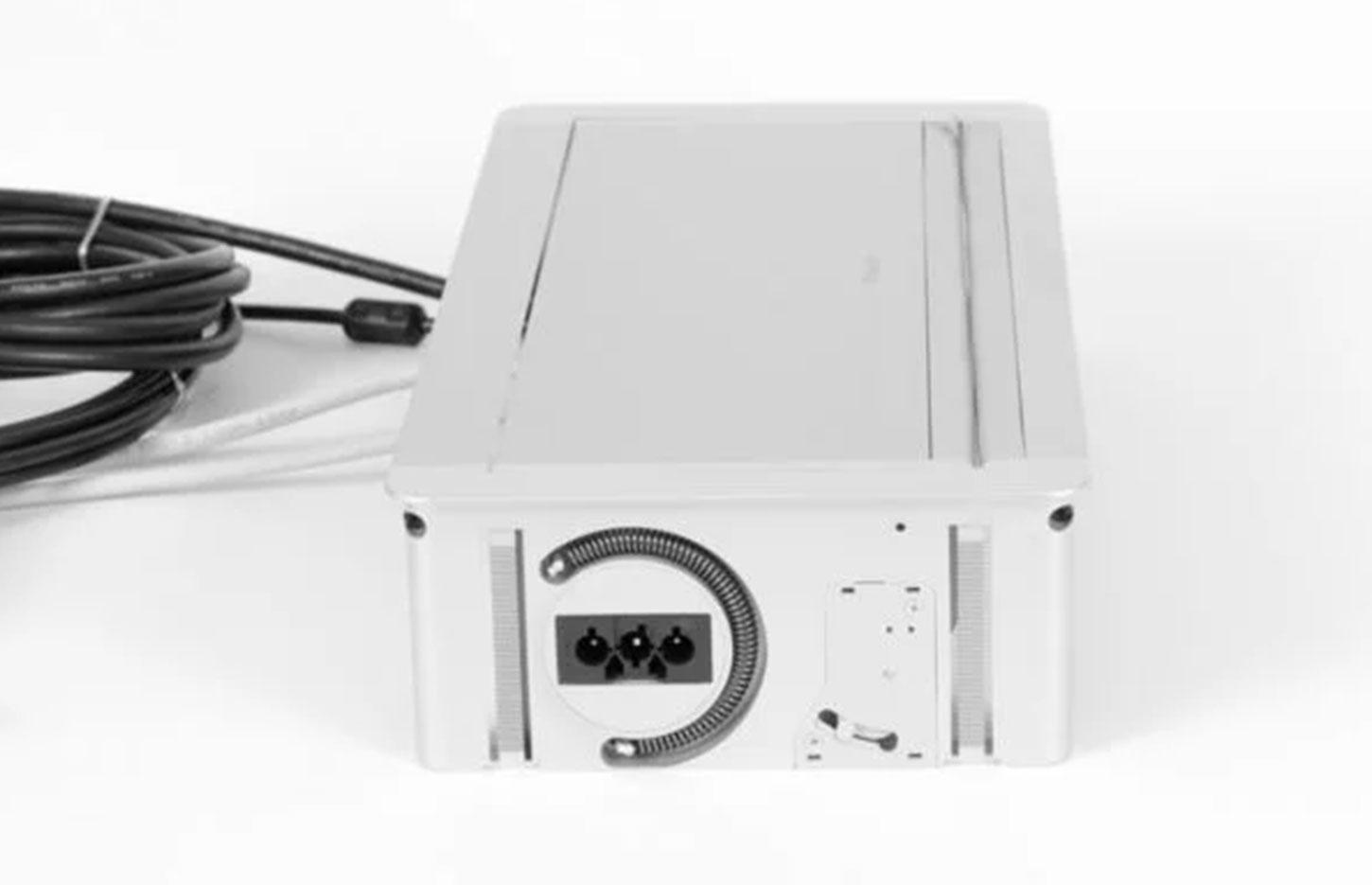 Trappe top-access avec prises et connectiques, gamme Top Access - France Bureau